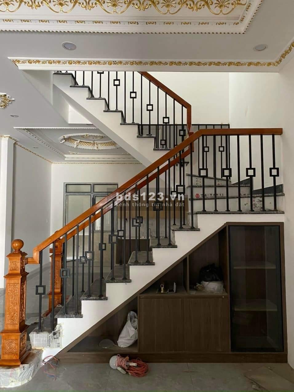 Bán nhà chính chủ thu hồi vốn hoàn thiện vào ở ngay, giá 4 tỷ 850 gần chợ, siêu thị
