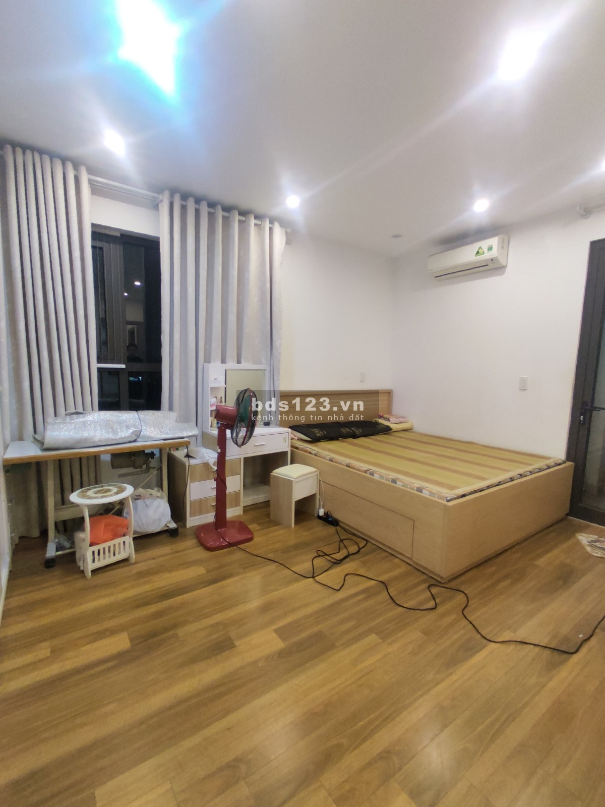 Chính chủ bán 3 pn góc full nội thất, sổ đỏ New Horizon City 87 Lĩnh Nam, sát Park Hill - Times City