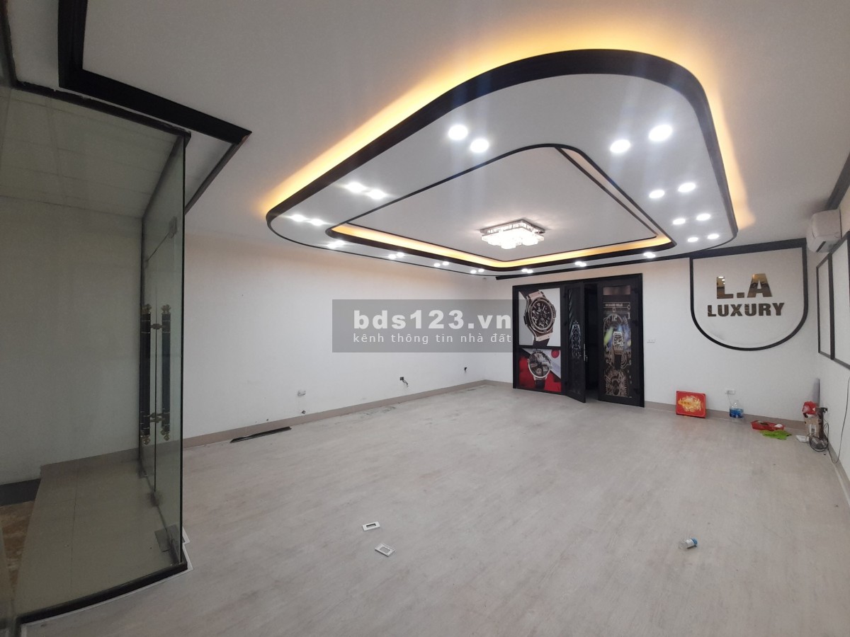 Cho thuê mặt bằng kinh doanh, Đường Phạm Văn Đồng, Quận Bắc Từ Liên. 70m2, giá 15 triệu/tháng