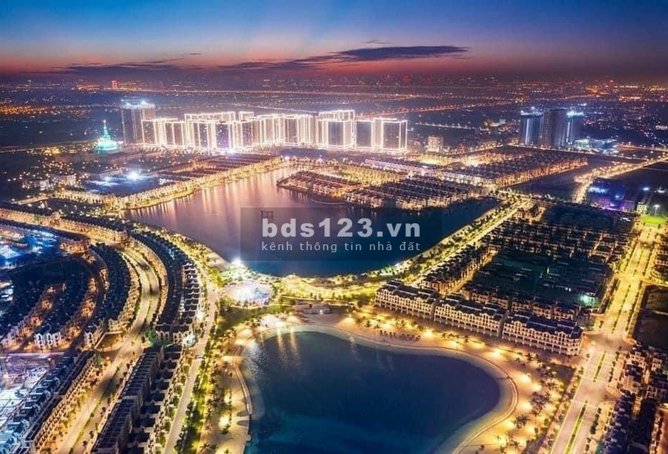 Bán gấp Shophouse Vinhomes Ocean Park. DT 150m2, 4T, cạnh Vincom. Giá 22 tỷ