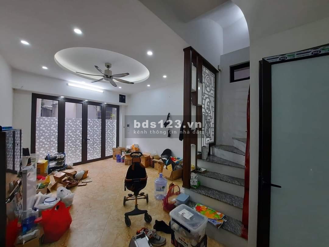 Bán nhà Đức Giang DT 31m² x 5 Tầng, có Gara ô tô, căn góc siêu đẹp