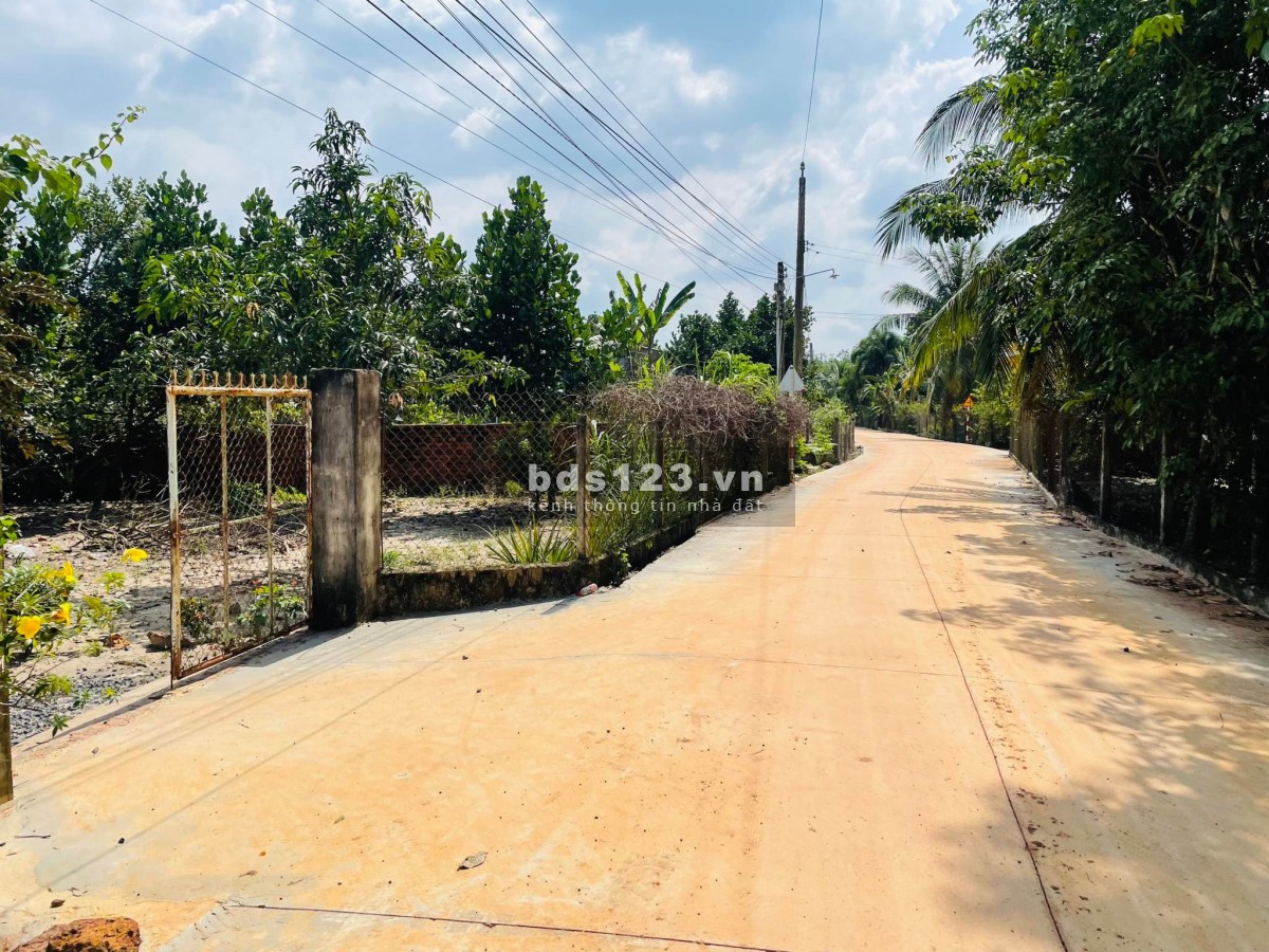 Ra gấp lô đất gần khu công nghiệp giá đầu tư, tiện ích đủ, đường lớn