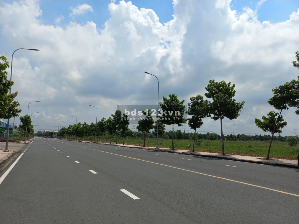 Bán đất 5000m2 trong KCN Mỹ Phước - Bình Dương. Bán đất 2 mặt tiền giá rẻ nhất trong KCN Mỹ Phước