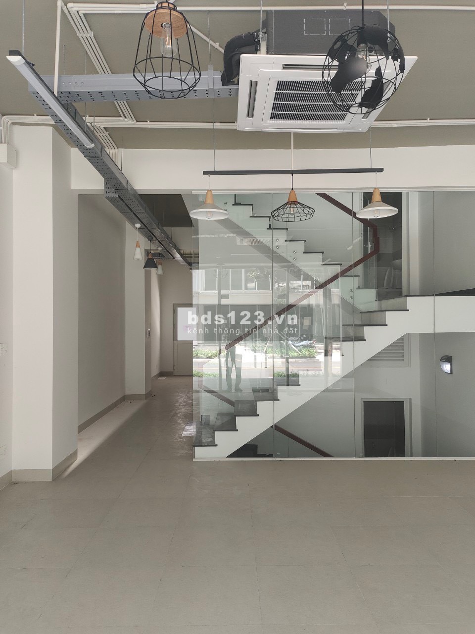 Cho thuê văn phòng saritown sala 85m2 - Hoàn thiện có thang máy