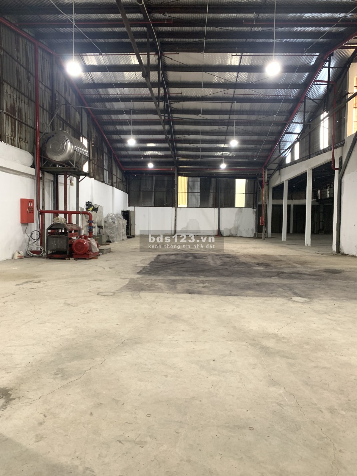 Chính chủ: cho thuê kho diện tích 2500m2 Nguyễn Văn Quá, Quận 12