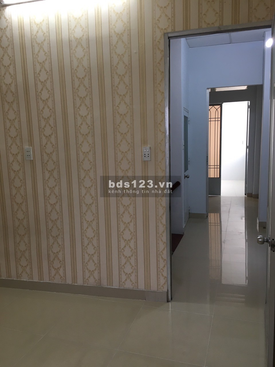 Bán nhà ngộp bank mặt tiền đường Nguyễn Thái Sơn, đối diện bệnh viện 175
