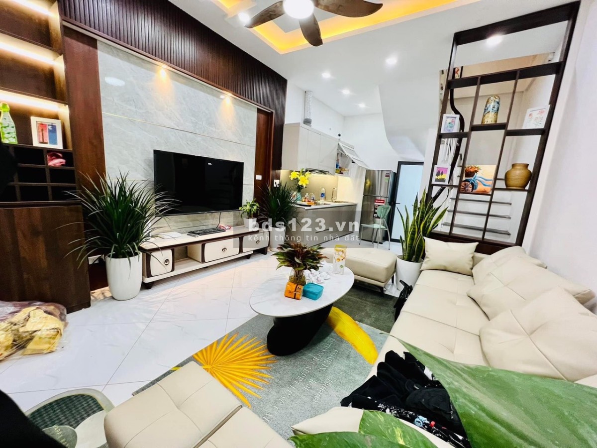 Bán nhà mới siêu đẹp phố Trường Chinh tặng FULL nội thất nhập khẩu, sổ đỏ