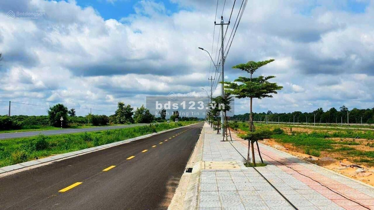 Sụp hầm! ( Cặp góc + kề góc ) hướng Đông, mặt tiền quốc lộ 14, thích hợp kinh doanh
