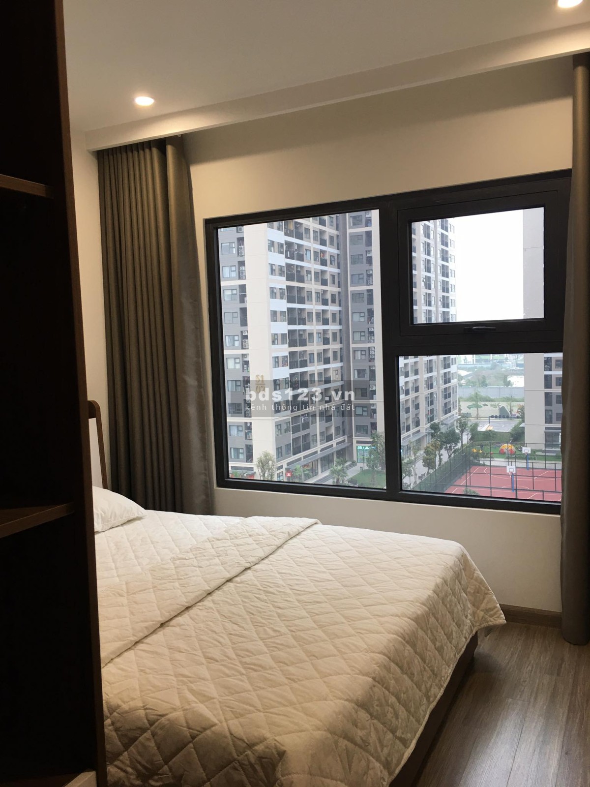 Cho thuê Vinhome SmartCity căn góc 3 ngủ view bể bơi full đồ 14tr/tháng