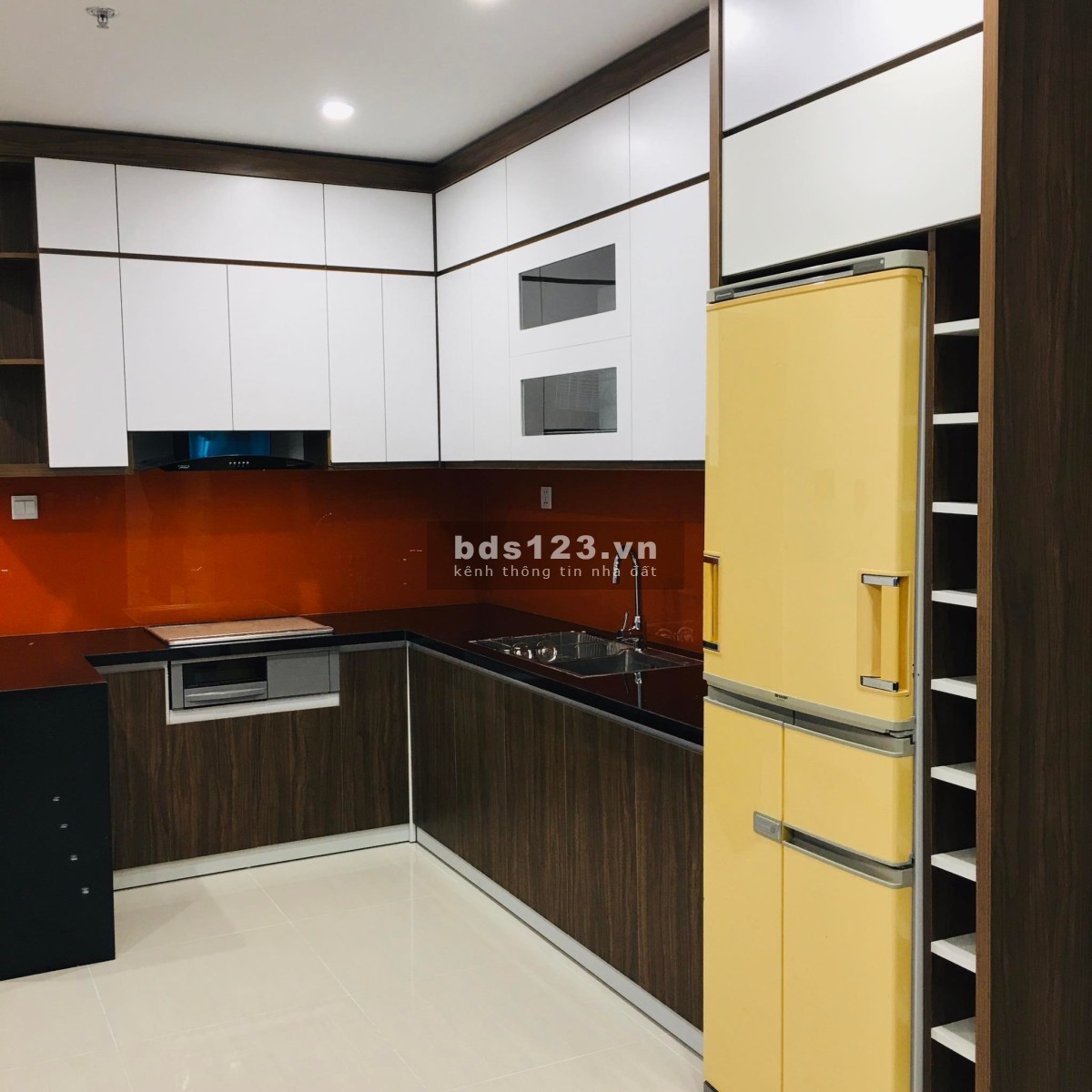 Cho thuê Vinhome SmartCity căn góc 3 ngủ view bể bơi full đồ 14tr/tháng