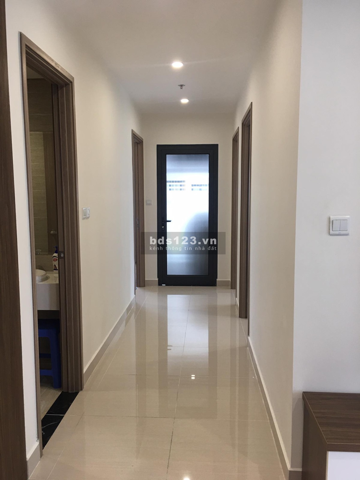 Cho thuê Vinhome SmartCity căn góc 3 ngủ view bể bơi full đồ 14tr/tháng