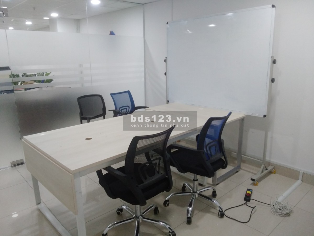 Văn phòng diện tích 108m2 mặt tiền Lý Thường Kiệt, Tân Bình