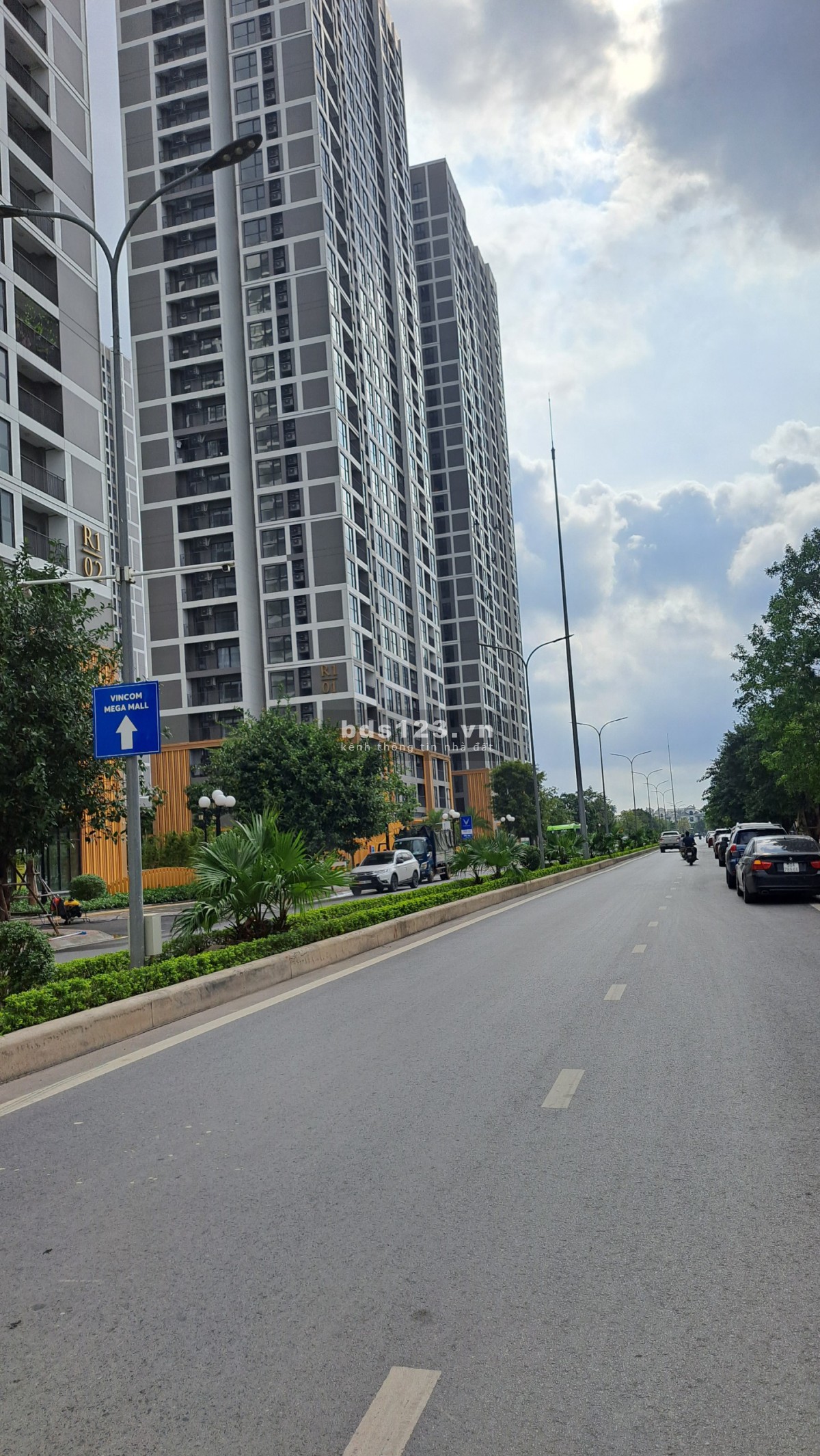 Bán shophouse chính chủ đối diện chung cư, giữa 2 ngân hàng lớn tại Vinhomes Ocean Park