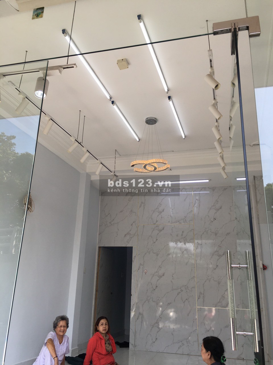 Bán nhà ngộp bank mặt tiền đường Nguyễn Thái Sơn, đối diện bệnh viện 175