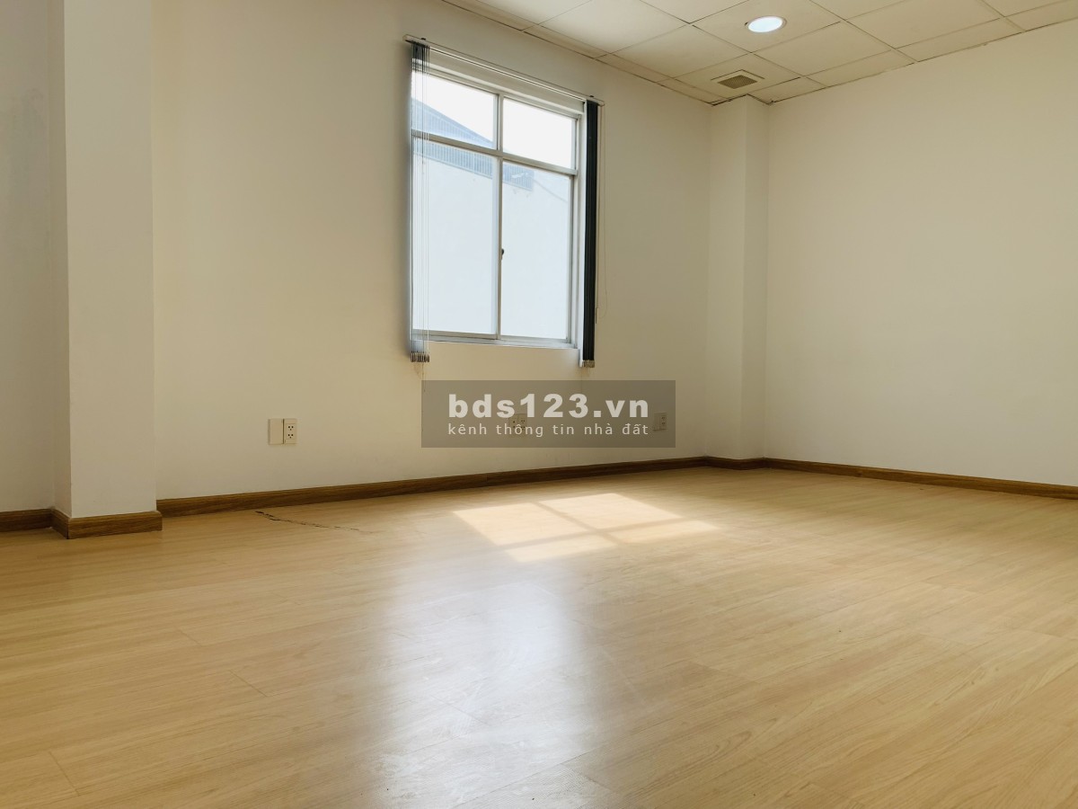 Chính chủ cho thuê văn phòng tại mặt tiền Trần Xuân Soạn, giá tốt hỗ trợ doanh nghiệp thời điểm này