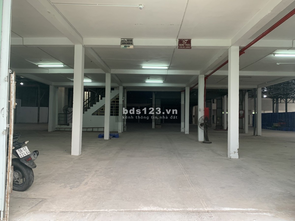 Cho thuê kho dtsd 2100m2 Nguyễn Văn Quá, phường Đông Hưng Thuận, Quận 12