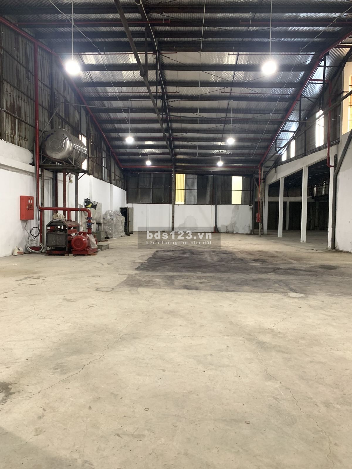 Cho thuê kho dtsd 2100m2 Nguyễn Văn Quá, phường Đông Hưng Thuận, Quận 12