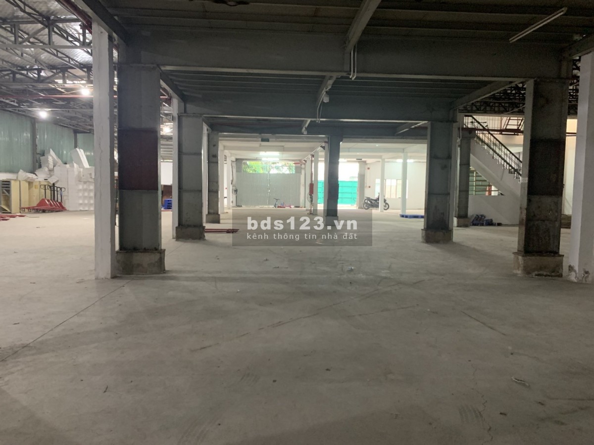 Cho thuê kho dtsd 2100m2 Nguyễn Văn Quá, phường Đông Hưng Thuận, Quận 12
