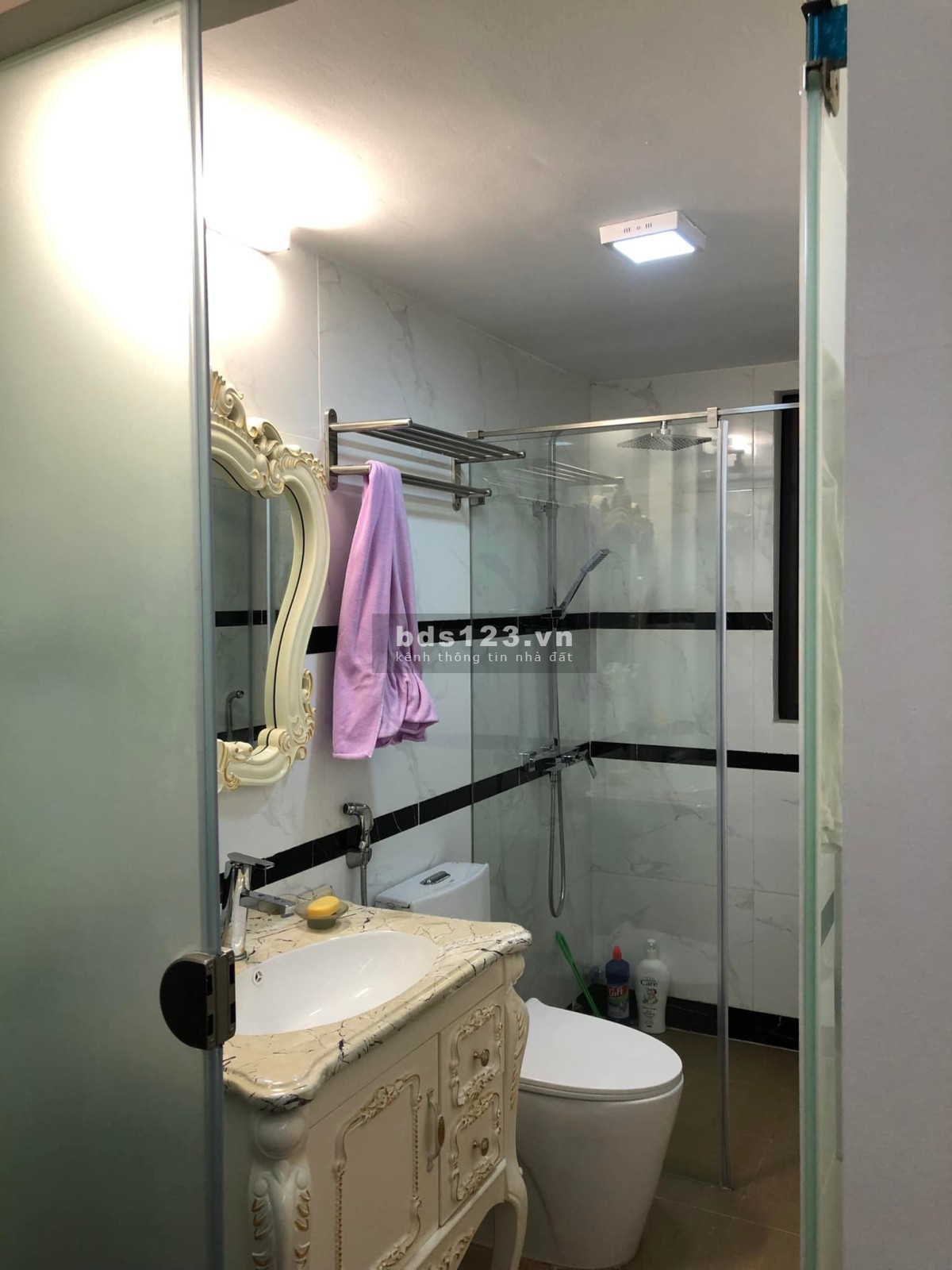 Bán nhà Võ Chí Công 38m2, 5 tầng mặt tiền 4m đẹp long lanh ỏ được ngay 5.5 tỷ