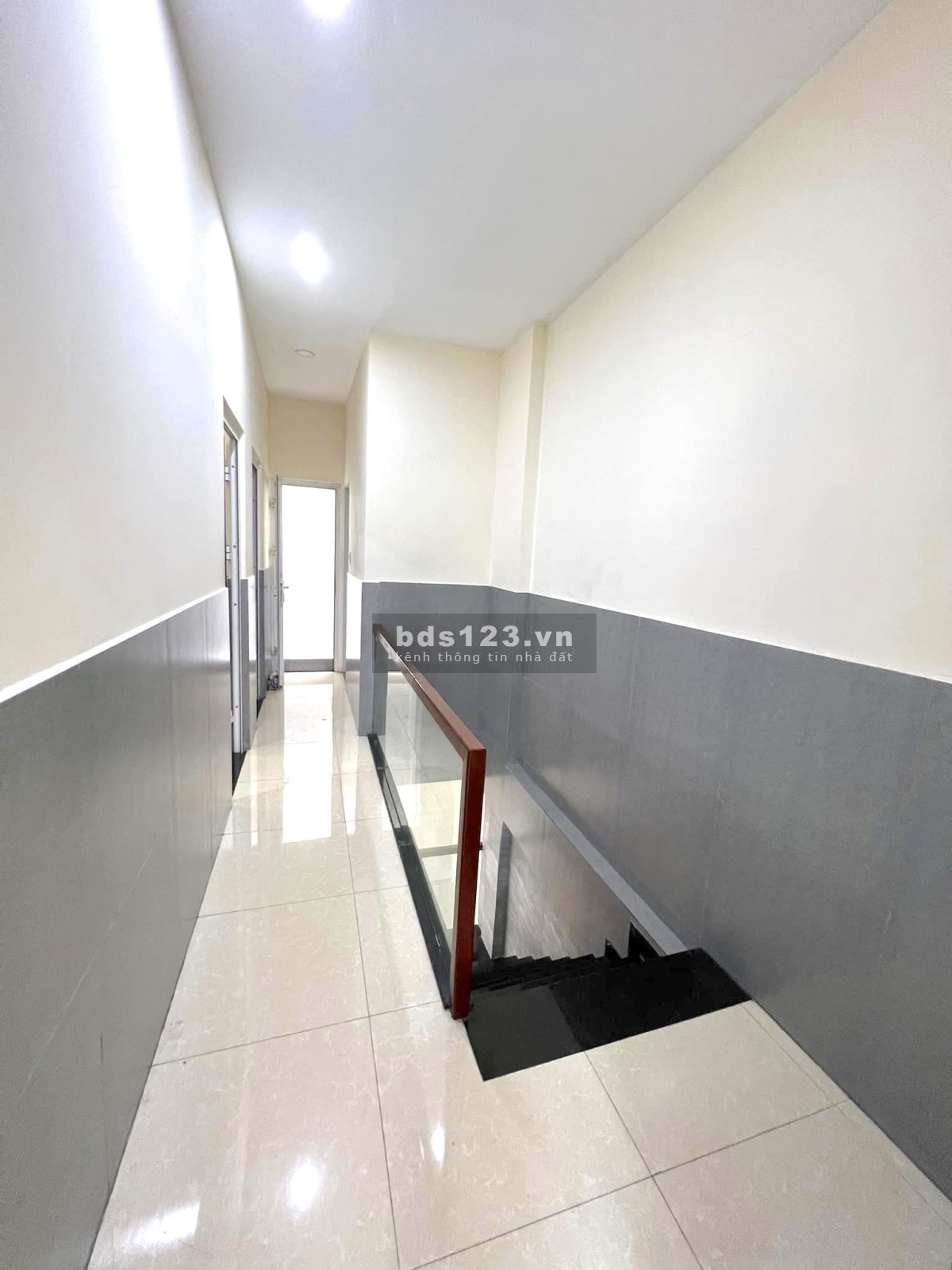 Bán nhà Phú Thạnh, Tân Phú, gần BigC, DT 70m² x 2 tầng, MT 5,2m, 3 PN nở hậu giá chỉ 6 tỷ