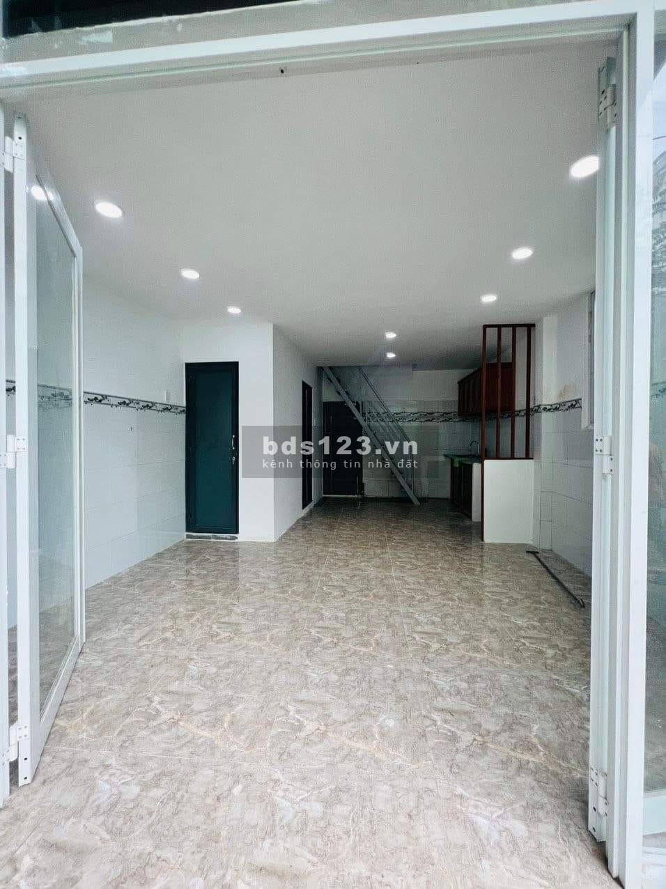 Chỉ 2.95 tỷ 2 tầng vị trí vừa ở vừa kinh doanh hẻm xe hơi ra vào Tây Thạnh, Tân Phú