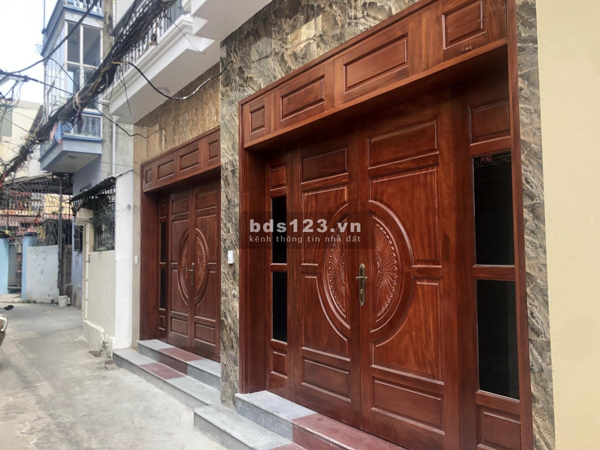Bán nhà phố Lạc Long Quân, DT 40m² x 5 tầng, MT 6m nhỉnh giá 3 tỷ