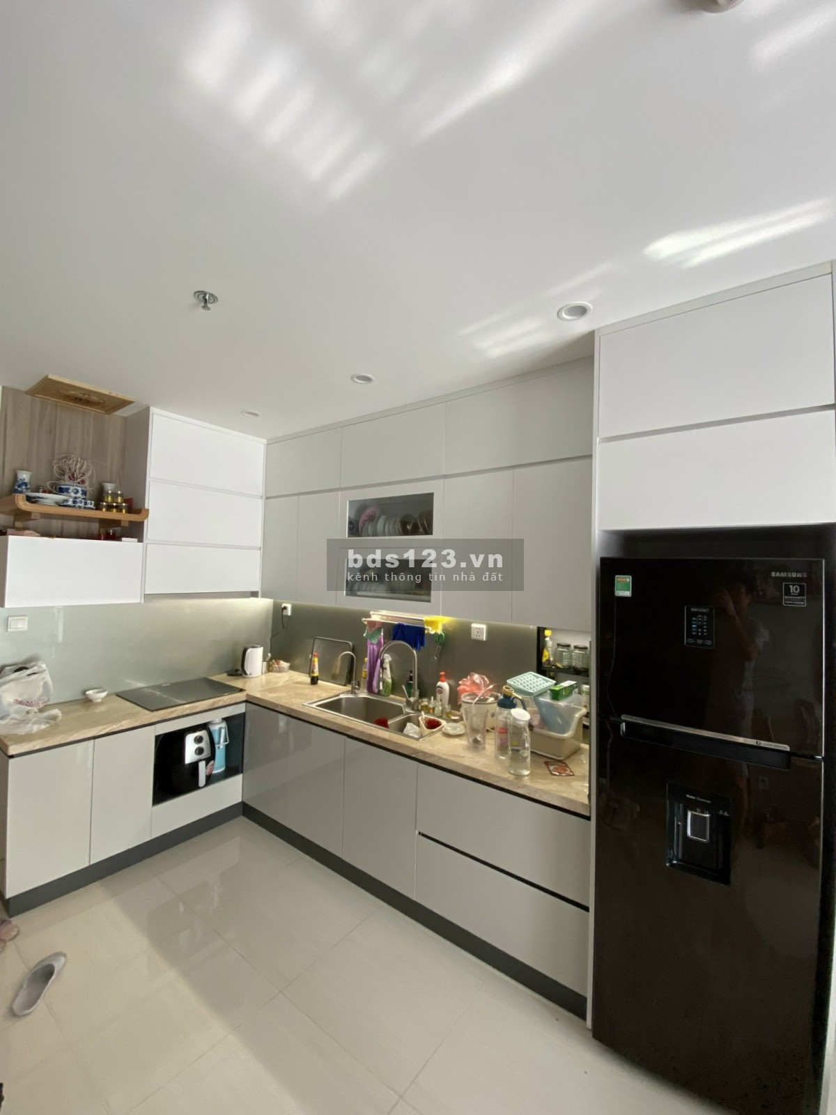 Cần bán gấp căn 1PN + 1 tầng trung view nội khu giá cắt lỗ