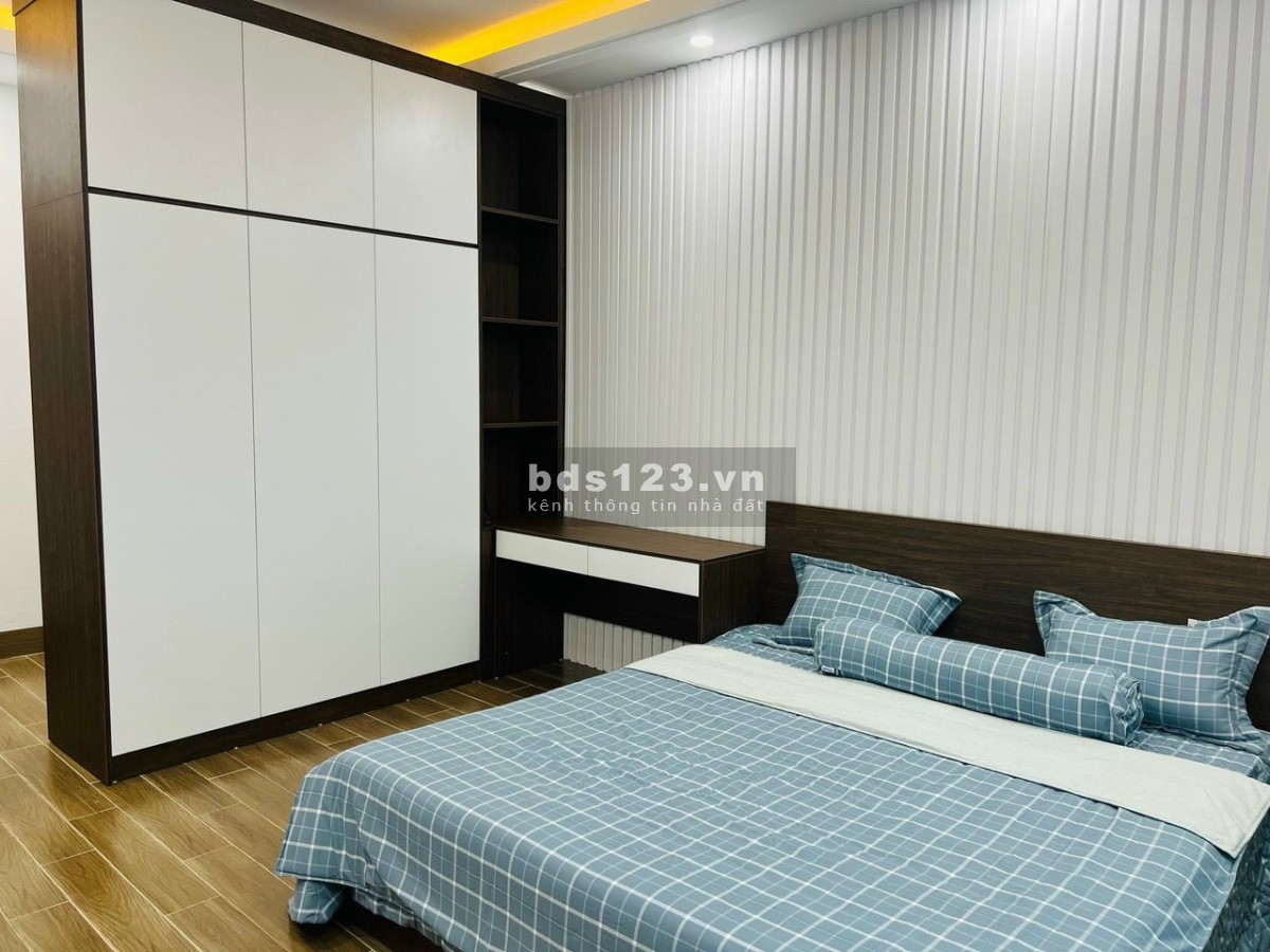 Bán nhà chính chủ đường Lạc Long Quân, TP Hải Dương, nhà 4 tầng mặt tiền sông thông thoáng