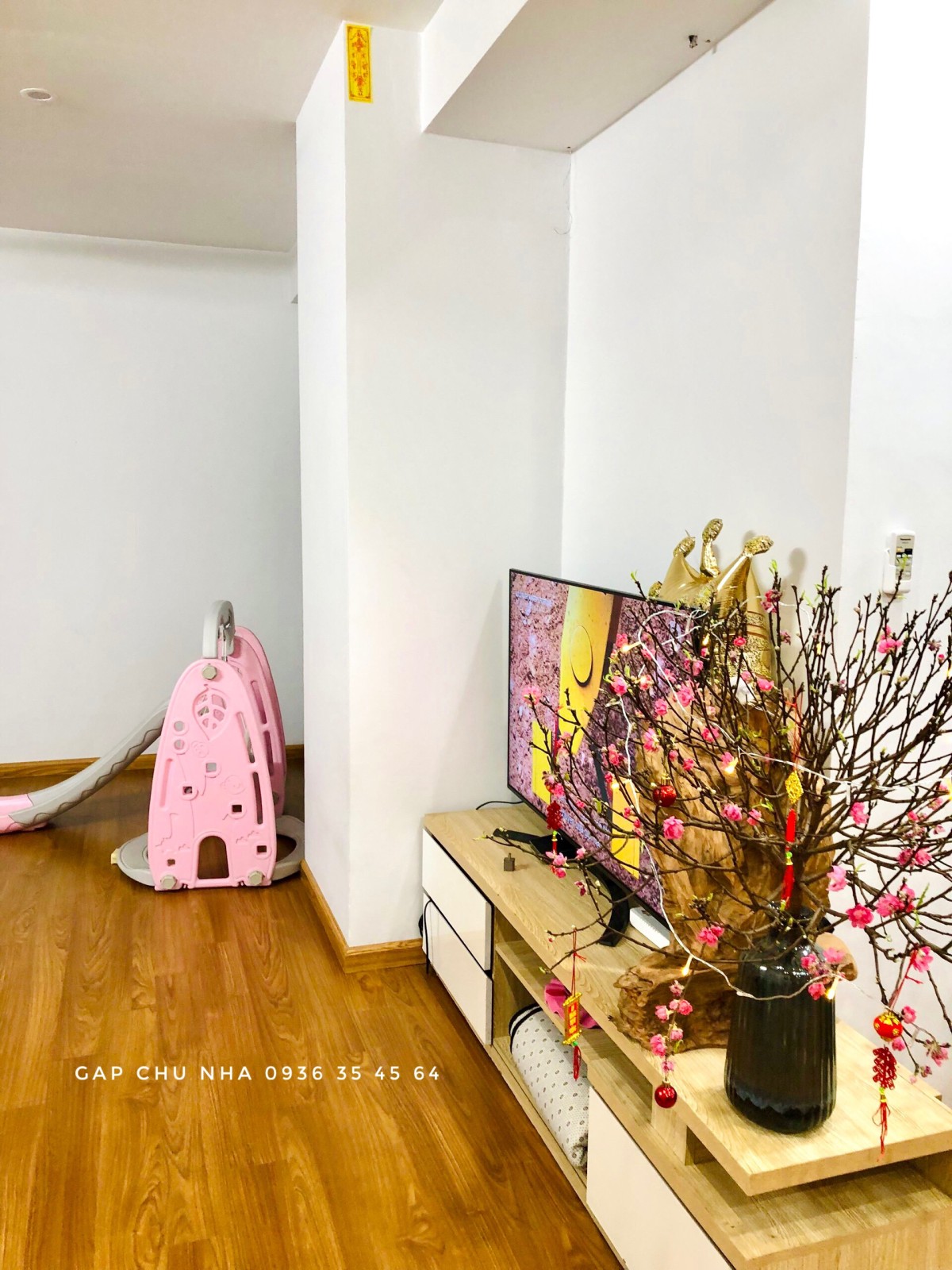 Bán căn hộ 122m2 tại Nguyễn Cơ Thạch, Nam Từ Liêm, giá 2tỷ9, có thương lượng thêm khi gặp xem nhà