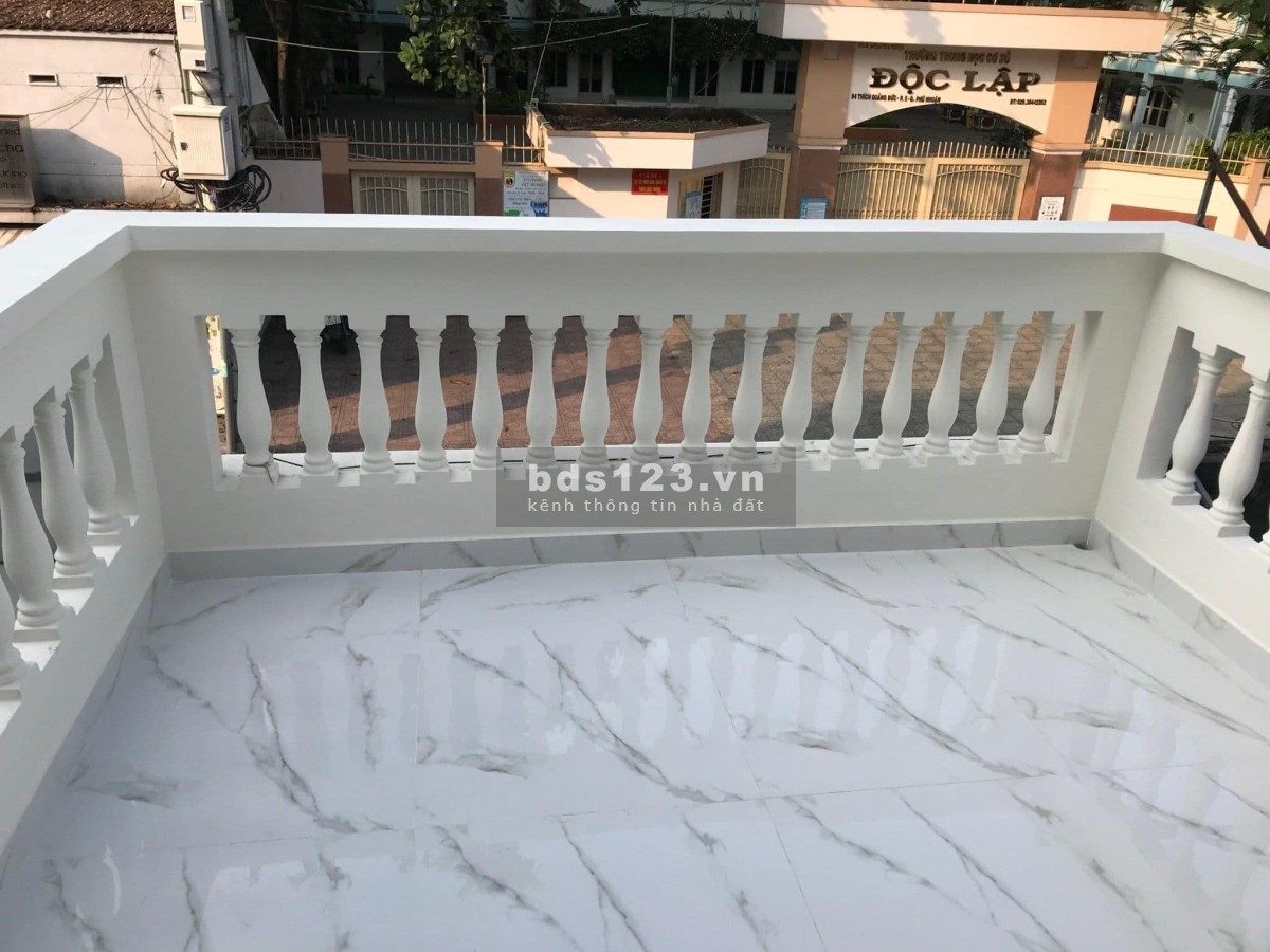 Bán nhà mặt tiền kinh doanh Thích Quảng Đức, DT 94m² x 2 tầng, giá 9,5 tỷ đồng