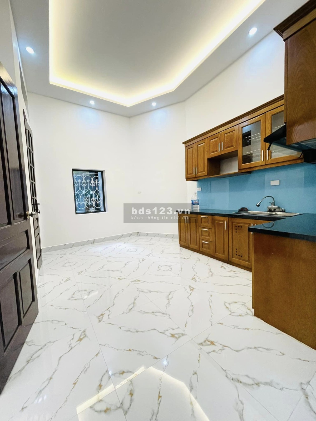 Bán nhà đẹp như hoa hậu trắng mới, cực thoáng trung tâm Ba Đình, khu dân trí cao, giá hoa khôi