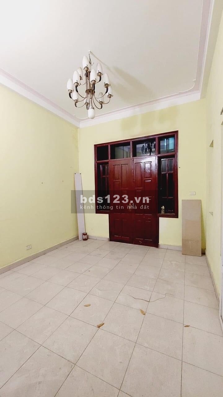 Bán đất tặng nhà thị trấn Hà Đông, ô tô qua cửa kinh doanh đầu tư, nhà 3 tầng giá 60 triệu/m²