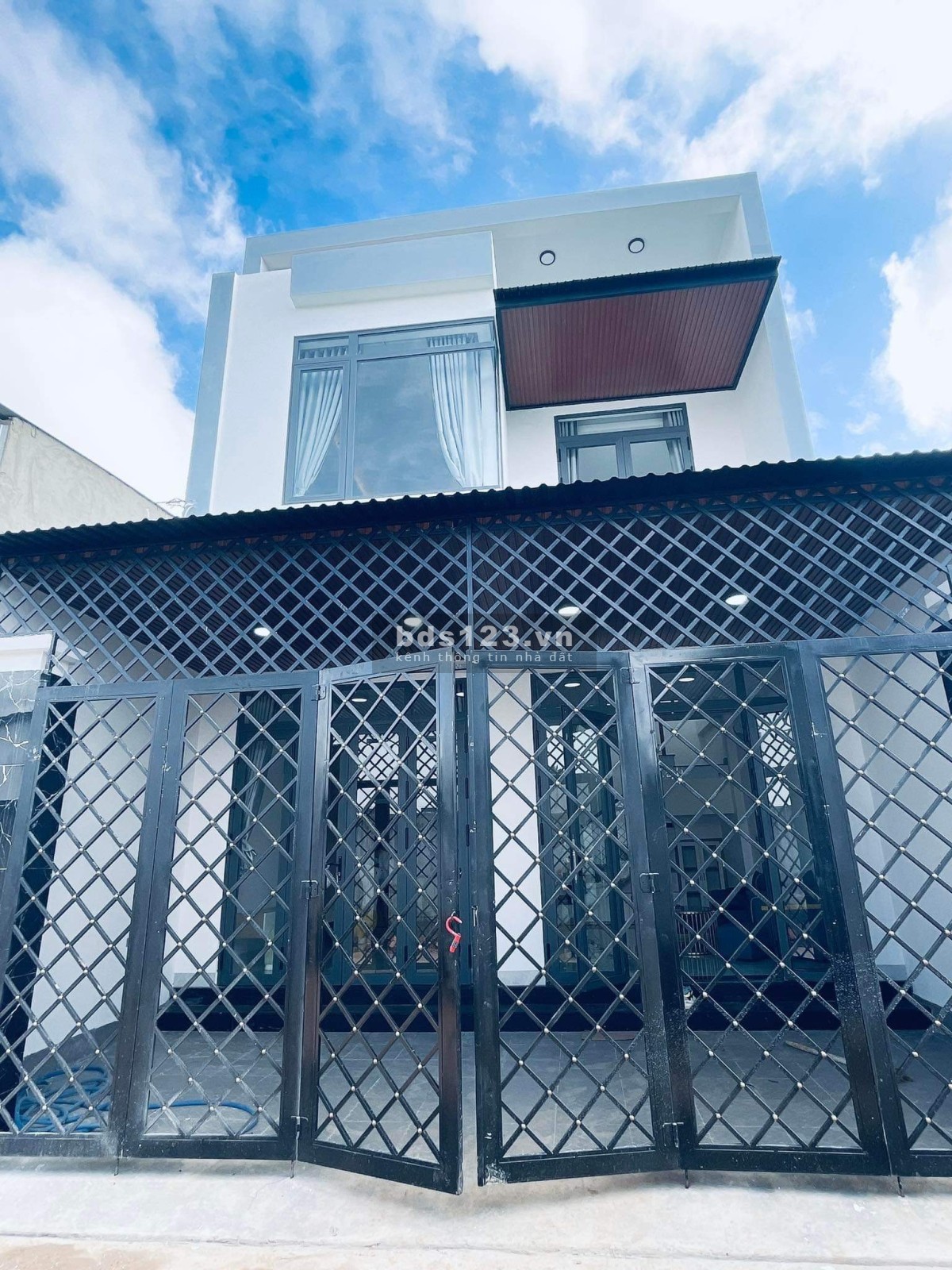 Bán nhà lầu hẻm 515 Hà Huy Tập, phường Tân Lợi, Đắk Lắk, giá chỉ 2,84 tỷ