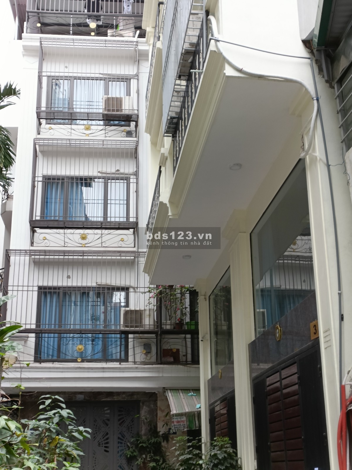 Bán nhà đẹp như hoa hậu trắng mới, cực thoáng trung tâm Ba Đình, khu dân trí cao, giá hoa khôi