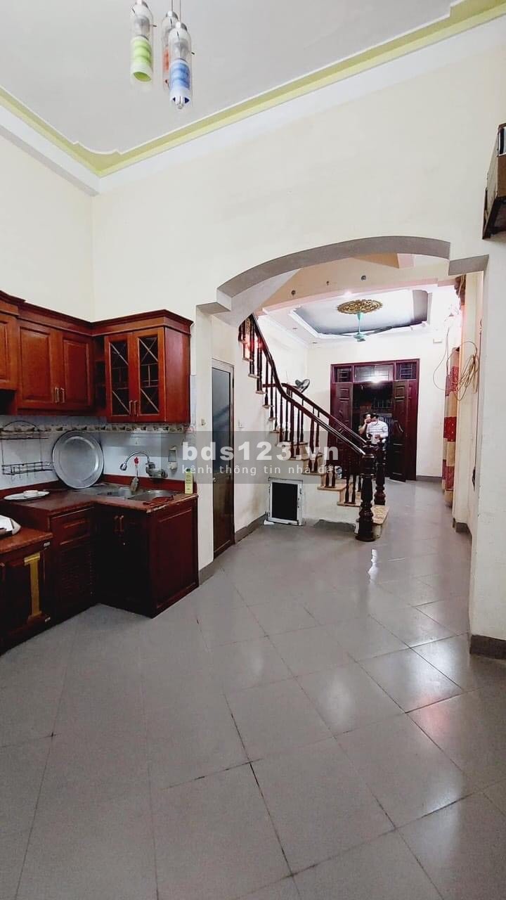Bán đất tặng nhà thị trấn Hà Đông, ô tô qua cửa kinh doanh đầu tư, nhà 3 tầng giá 60 triệu/m²