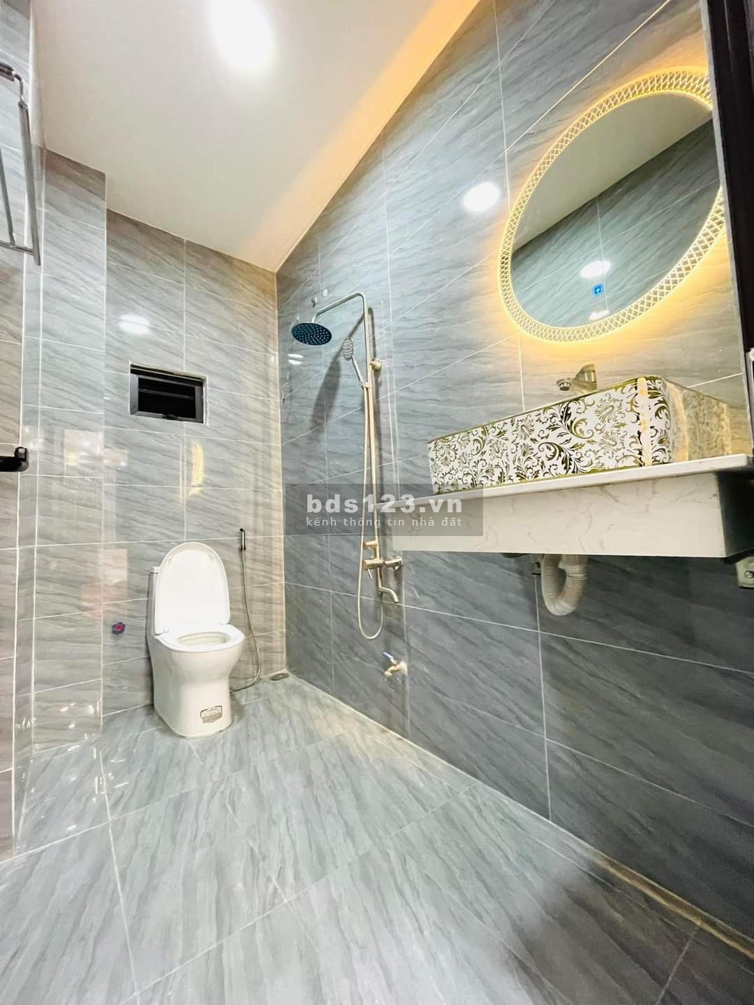 Bán nhà đẹp như hoa hậu trắng mới, cực thoáng trung tâm Ba Đình, khu dân trí cao, giá hoa khôi