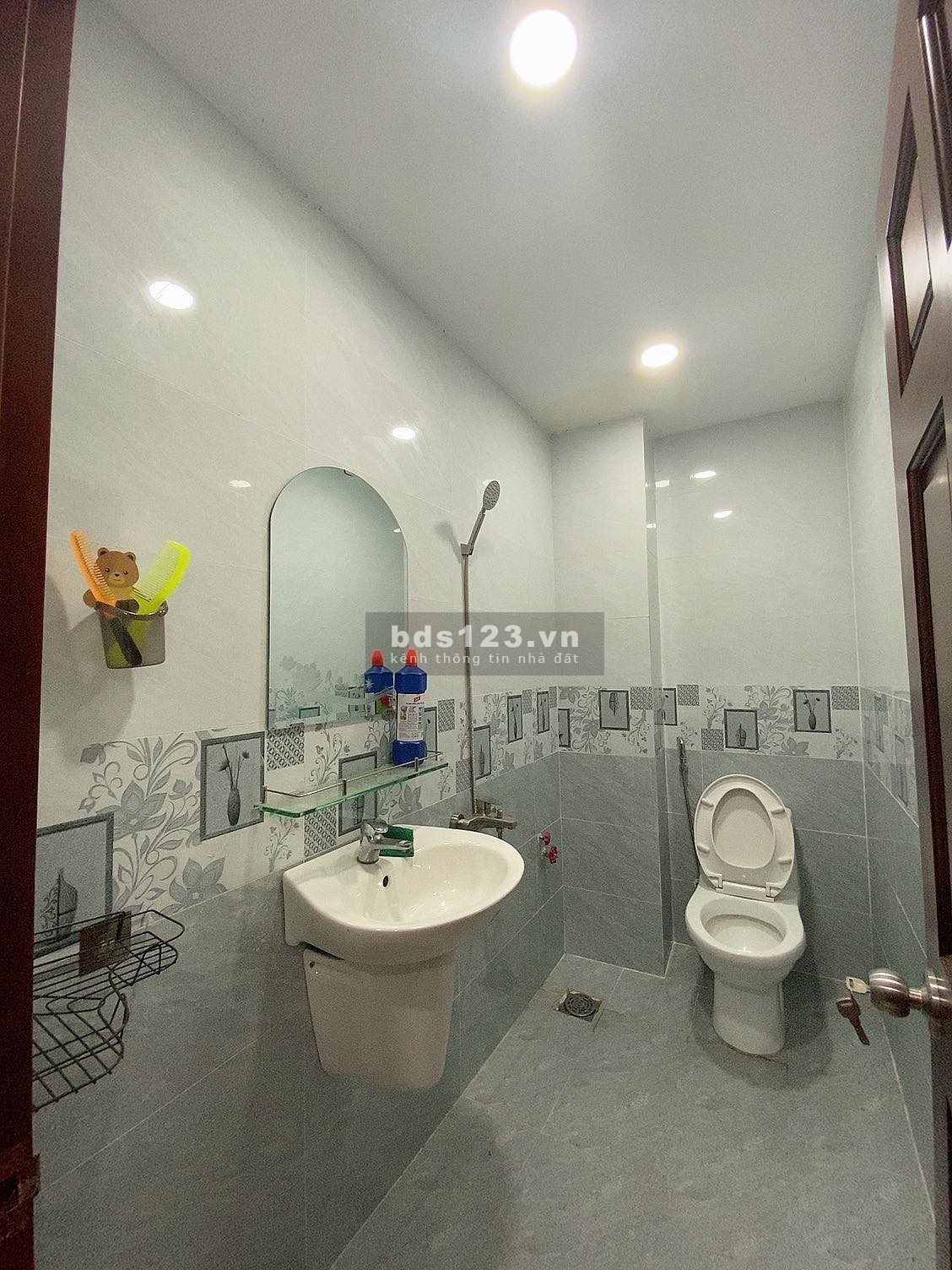 Nhà đẹp mới diện tích sử dụng 63m2 Tân Phú - Giá chỉ 5 tỷ Xxx .