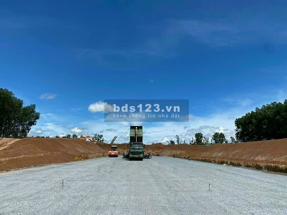 Cần bán gấp lô đất 10 Hecta đã có sẵn 2000m2 thổ cư mặt tiền Quốc Lộ 1A