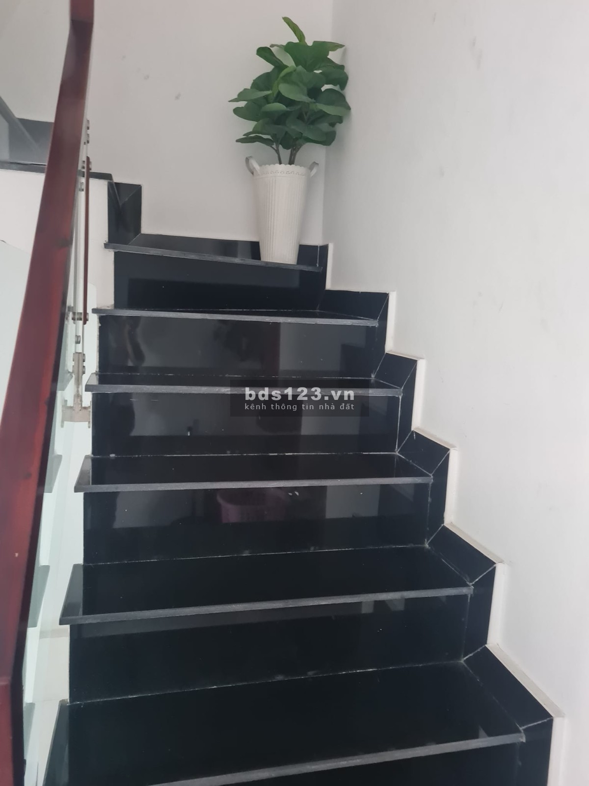 Bán nhà hẻm xe hơi quay đầu CMT8, Q10, gần chợ Hòa Hưng, công viên LÊ THỊ RIÊNG
