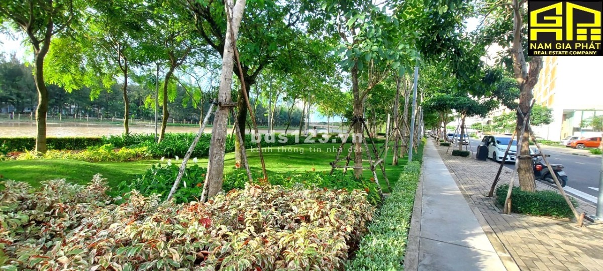 Căn hộ cho thuê dt 135m2, Midtowwn Phú Mỹ Hưng, giá rẻ 45 triệu/tháng