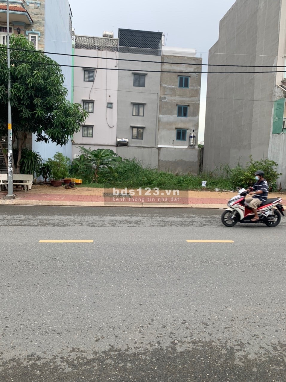 Cần bán liền lô đất mặt tiền đường Vườn Lài, An Phú Đông, Q12 Giá 2.1tỷ 80m2, thổ cư, sổ riêng