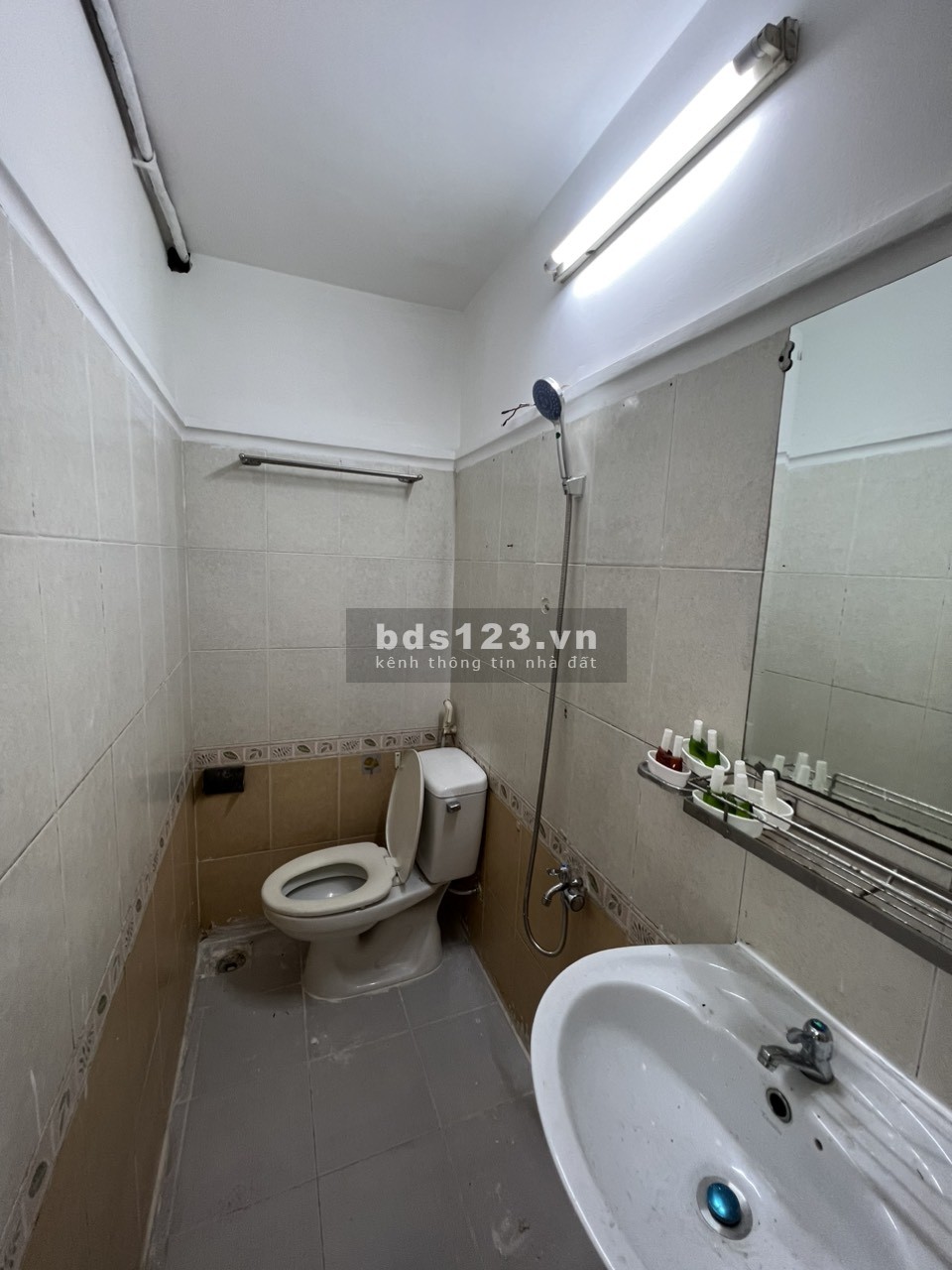 Cho thuê phòng trọ khu Quận 3, toilet riêng, 3 triệu - 3,5 triệu