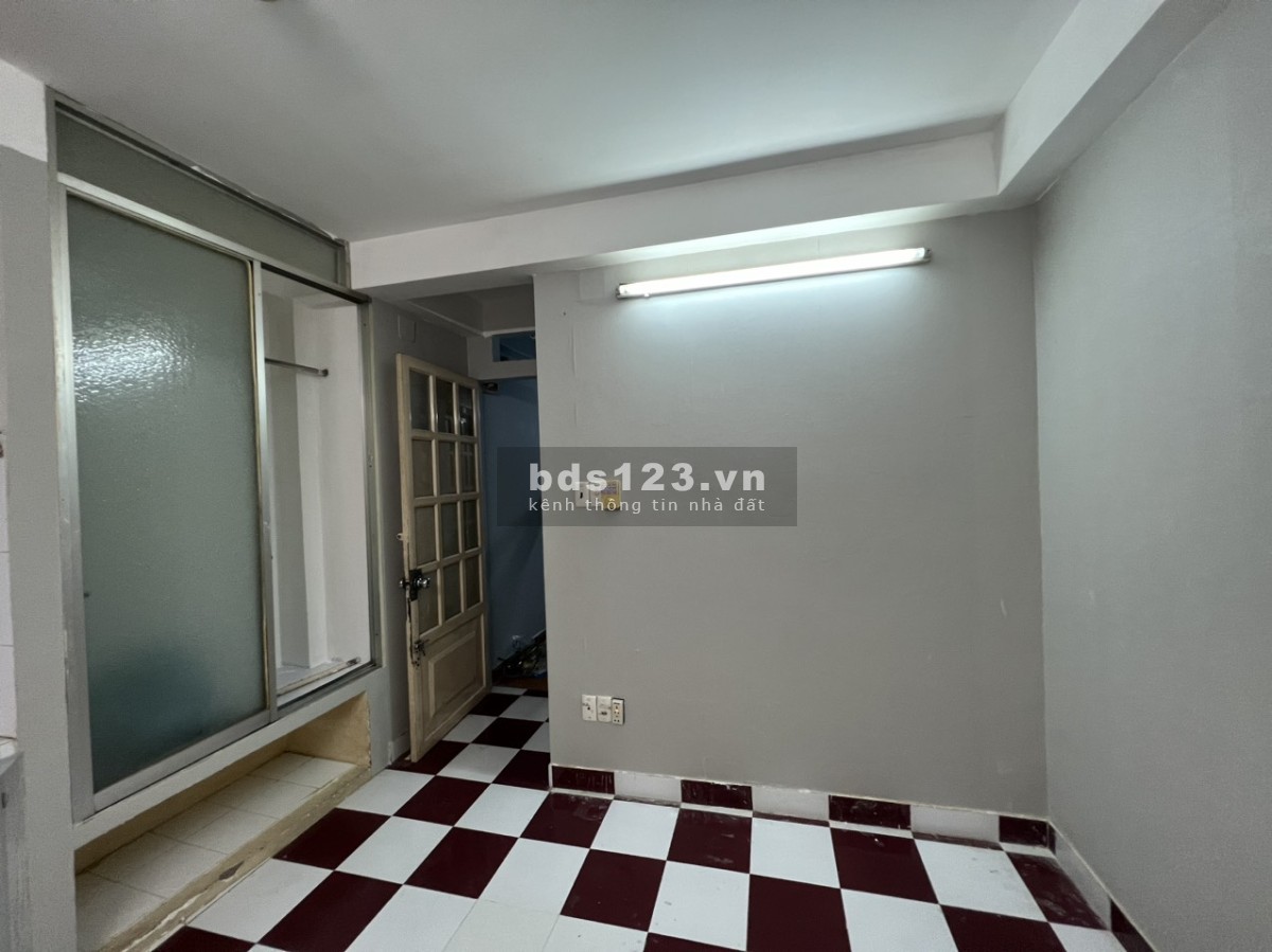 Cho thuê phòng trọ khu Quận 3, toilet riêng, 3 triệu - 3,5 triệu