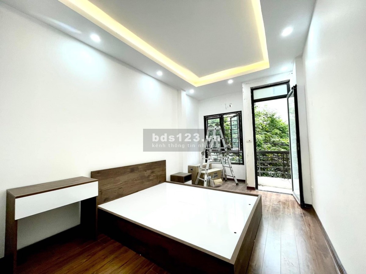 Bán nhà chính chủ Quan Hoa, Cầu Giấy, DT 40m² x 5 tầng, 6 PN, giá 4,89 tỷ