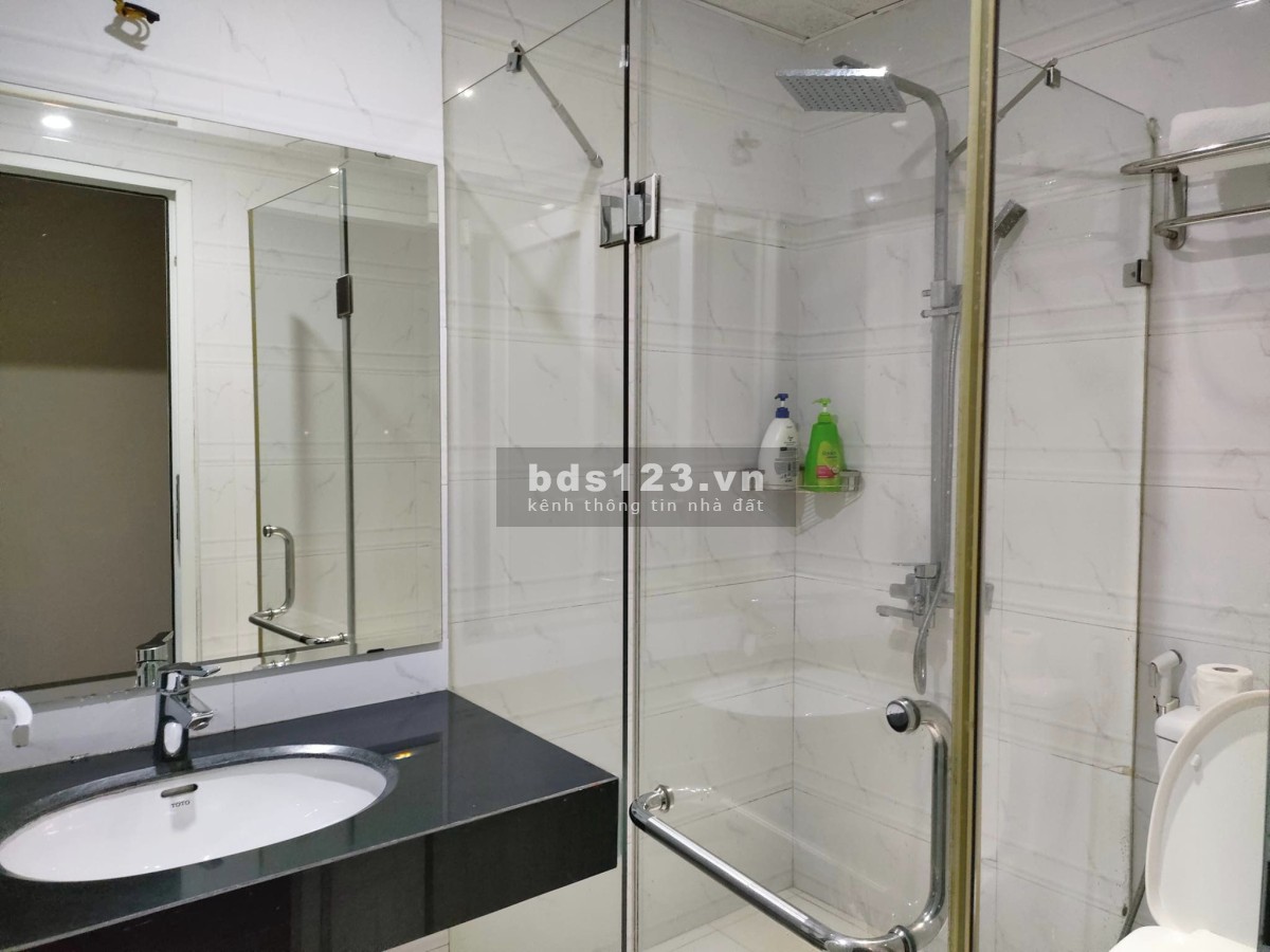 Bán gấp khách sạn Trân Quốc Hoàn, Cầu Giấy, doanh thu 120 triệu/tháng, dt 80m2 9 tầng