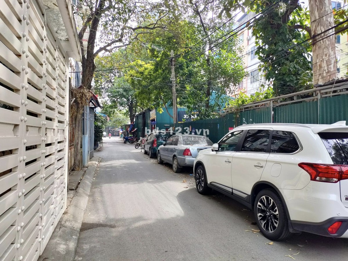 Bán gấp khách sạn Trân Quốc Hoàn, Cầu Giấy, doanh thu 120 triệu/tháng, dt 80m2 9 tầng