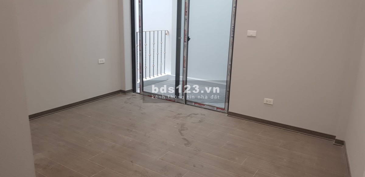 Bán nhà Xuân La mới kính koong giá chưa tới răm con Ngan DT 44m²
