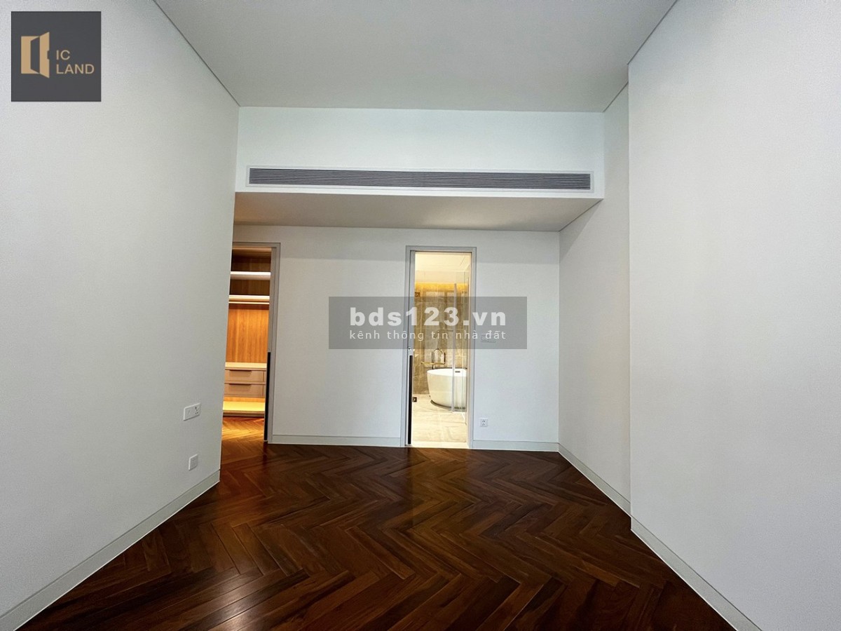 Khách cần tiền gấp, muốn bán căn hộ COVE RESIDENCES giá rẻ nhất thị trường