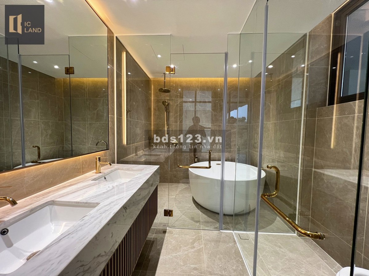 Khách cần tiền gấp, muốn bán căn hộ COVE RESIDENCES giá rẻ nhất thị trường