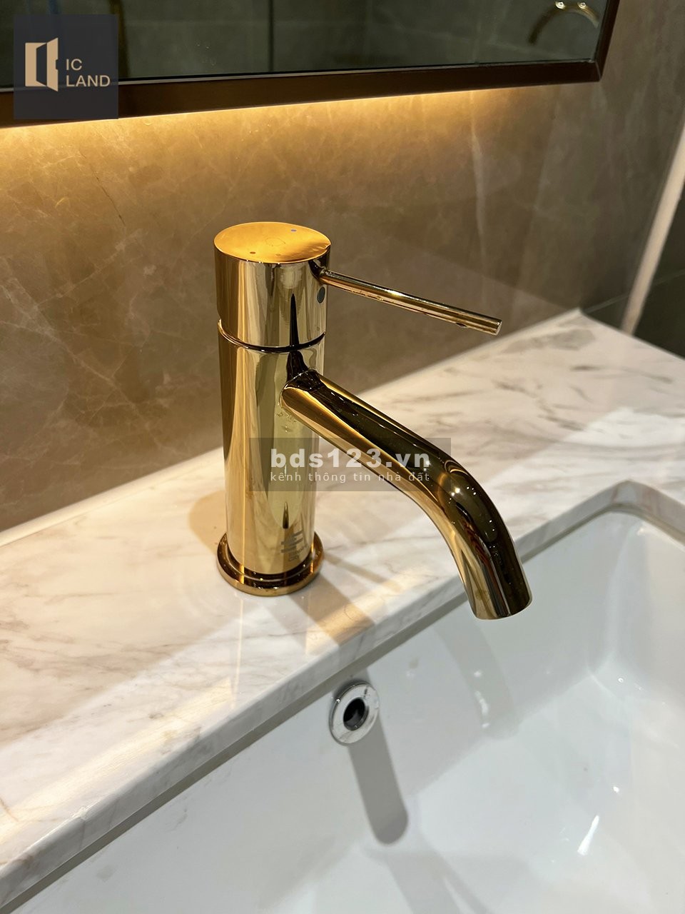 Khách cần tiền gấp, muốn bán căn hộ COVE RESIDENCES giá rẻ nhất thị trường